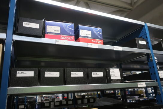 22 fag lagerreoler med indhold