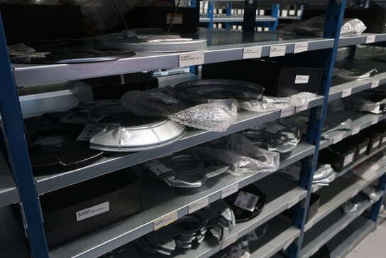 22 fag lagerreoler med indhold