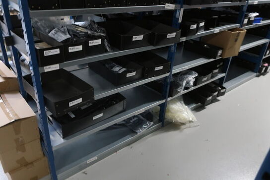 22 fag lagerreoler med indhold