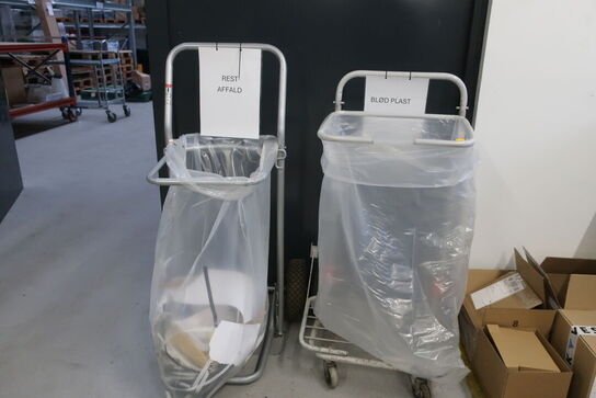 Pakkebord med indhold