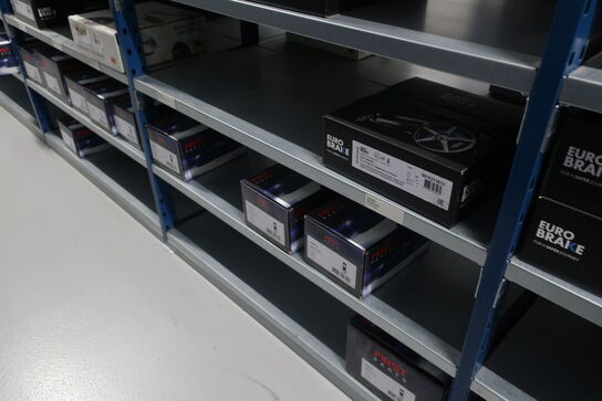 30 fag lagerreoler med indhold