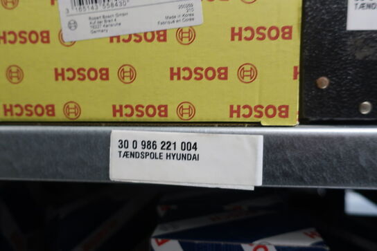 12 fag lagerreol med indhold