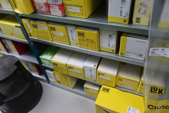 28 fag lagerreoler med indhold