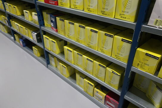 20 fag lagerreoler med indhold