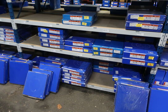 8 fag lagerreoler med indhold