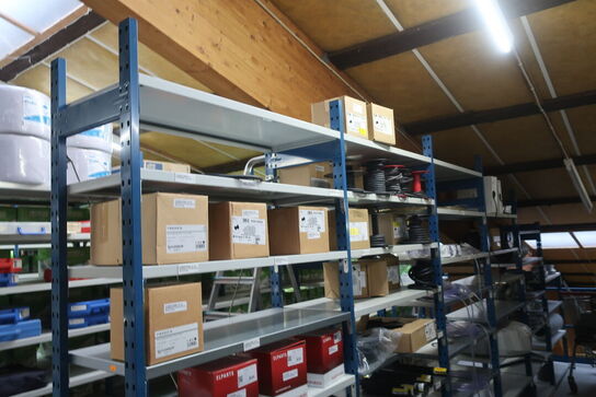 6 fag lagerreoler med indhold