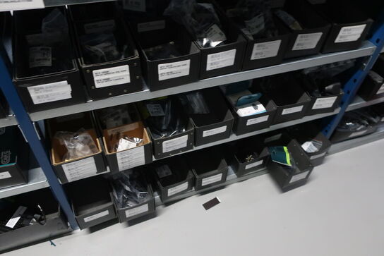 12 fag lagerreol med indhold