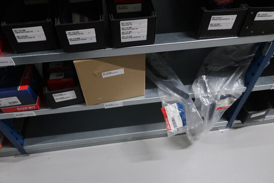 22 fag lagerreoler med indhold