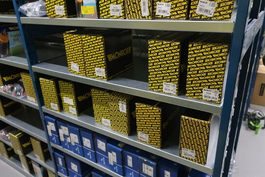 24 fag lagerreoler med indhold