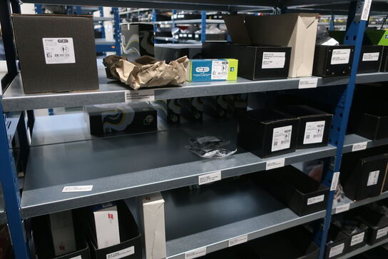 12 fag lagerreol med indhold