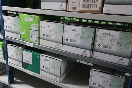 12 fag lagerreoler med indhold 