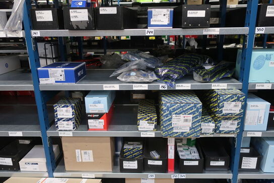 12 fag lagerreol med indhold