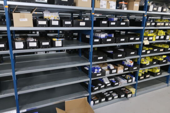 30 fag lagerreoler med indhold