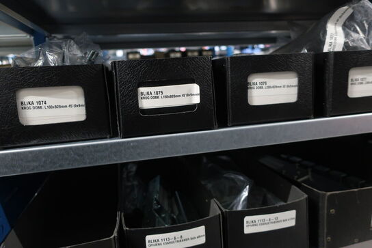 22 fag lagerreoler med indhold