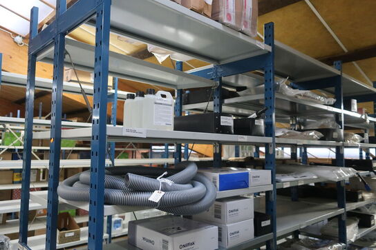 12 fag lagerreoler med indhold 