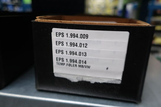 12 fag lagerreol med indhold