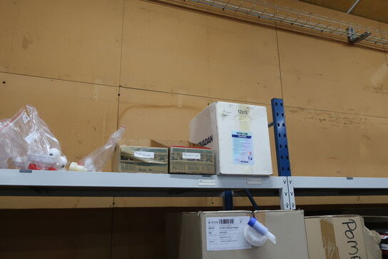 6 fag lagerreoler med indhold