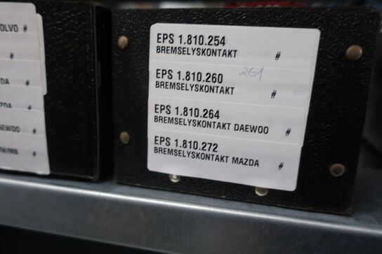 12 fag lagerreol med indhold