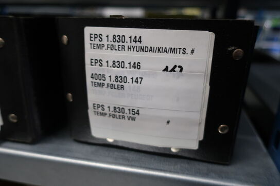 12 fag lagerreol med indhold