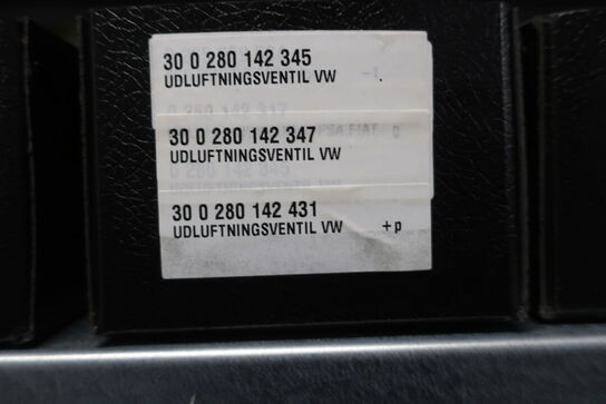 12 fag lagerreol med indhold