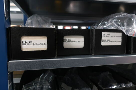 22 fag lagerreoler med indhold