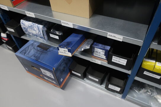 12 fag lagerreol med indhold