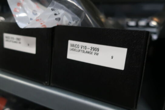 12 fag lagerreol med indhold