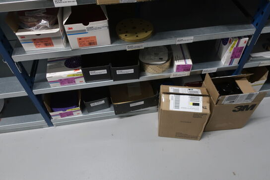 22 fag lagerreoler med indhold