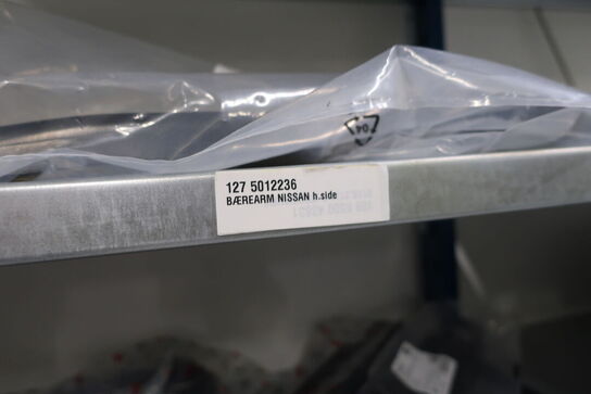 3 fag lagerreoler med indhold