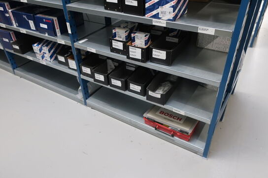 12 fag lagerreol med indhold