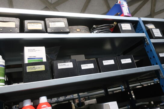 22 fag lagerreoler med indhold