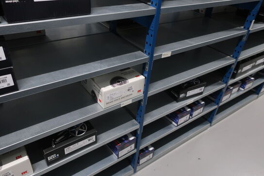 30 fag lagerreoler med indhold