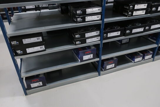 30 fag lagerreoler med indhold