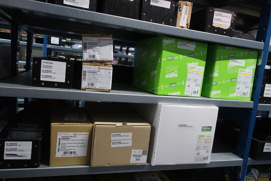 22 fag lagerreoler med indhold