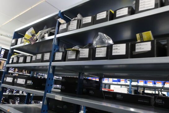 30 fag lagerreoler med indhold