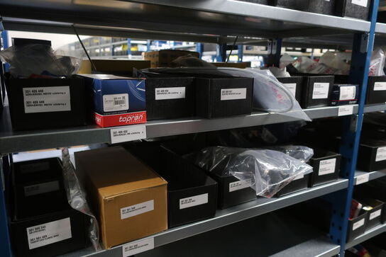 22 fag lagerreoler med indhold