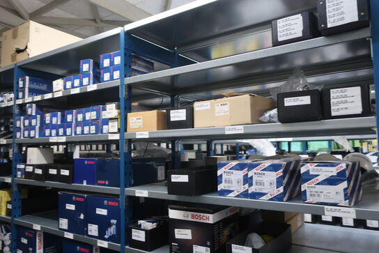 12 fag lagerreol med indhold