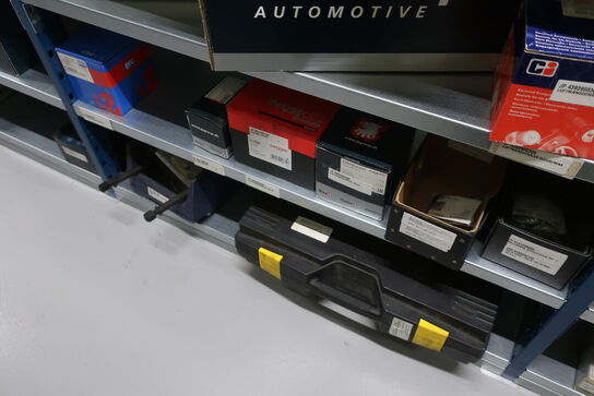 24 fag lagerreoler med indhold