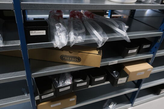 22 fag lagerreoler med indhold