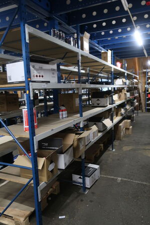 5 fag lagerreol med indhold