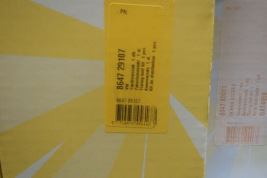 28 fag lagerreoler med indhold