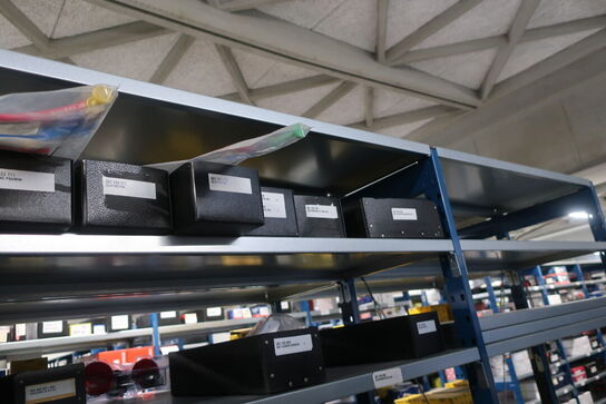 22 fag lagerreoler med indhold