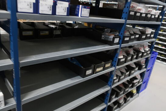 30 fag lagerreoler med indhold