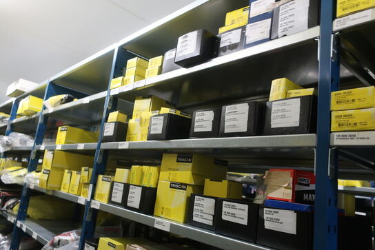 20 fag lagerreoler med indhold