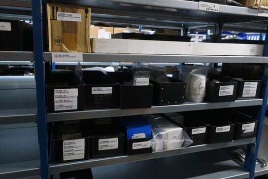 22 fag lagerreoler med indhold