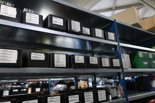 22 fag lagerreoler med indhold