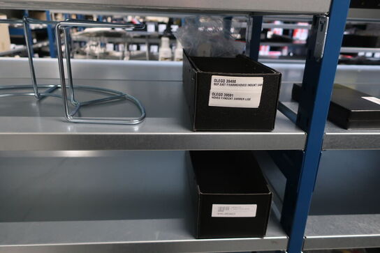 22 fag lagerreoler med indhold