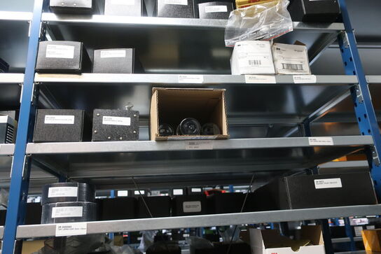 22 fag lagerreoler med indhold