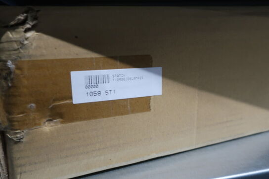 22 fag lagerreoler med indhold