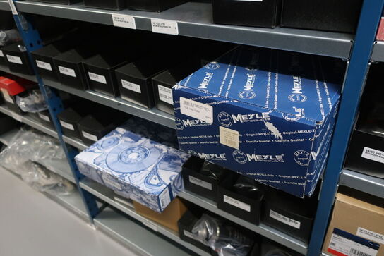 12 fag lagerreol med indhold